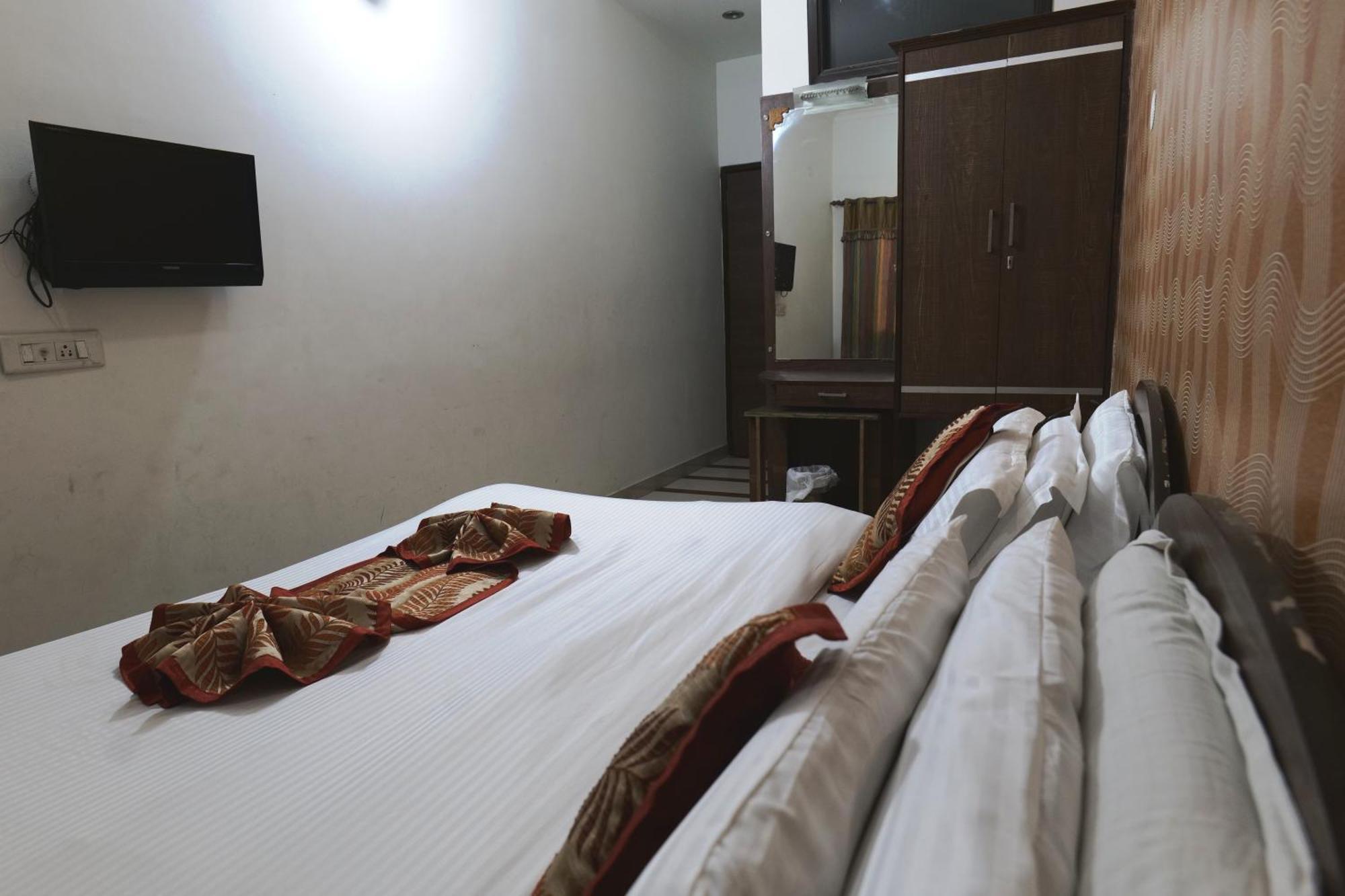 Hotel Holiday Comfort Amritsar Exterior foto
