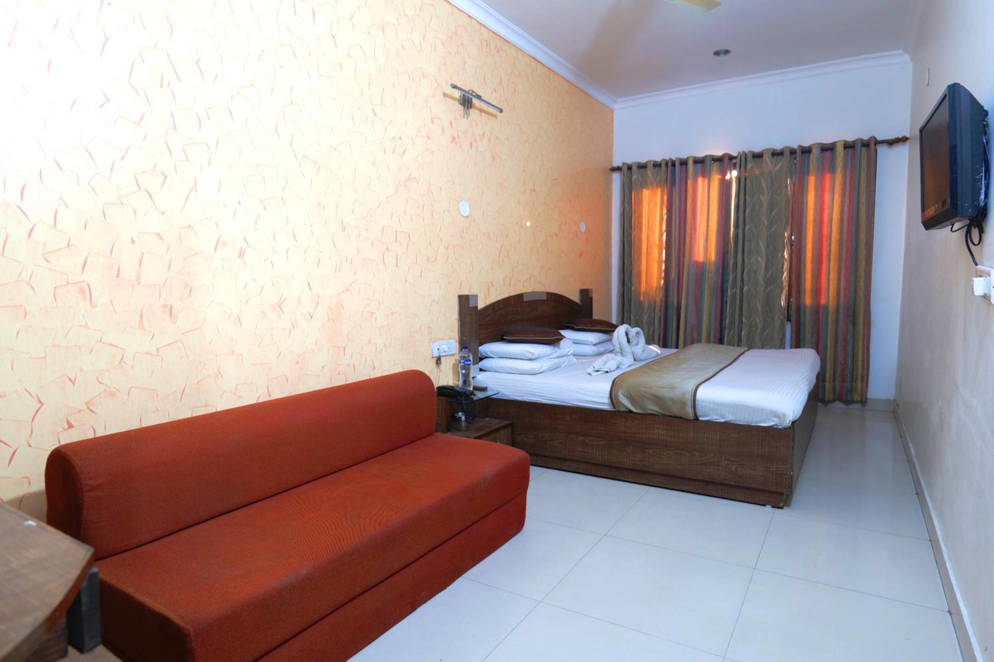 Hotel Holiday Comfort Amritsar Exterior foto