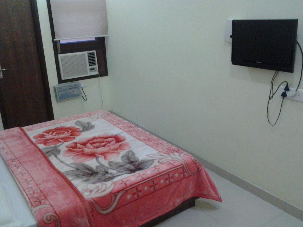 Hotel Holiday Comfort Amritsar Exterior foto